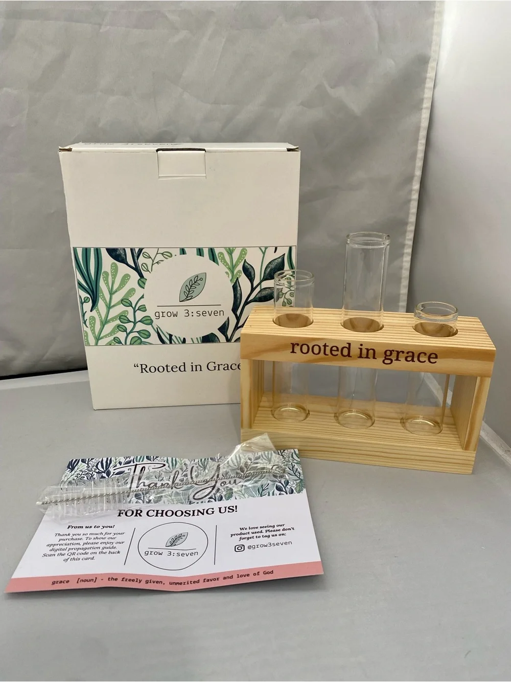 'Rooted in Grace' Natural Wood Test Tube Vase Set - Clear Glass